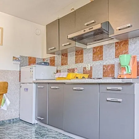 In With Terrace, Air Conditioning, Wi-fi * Medulin