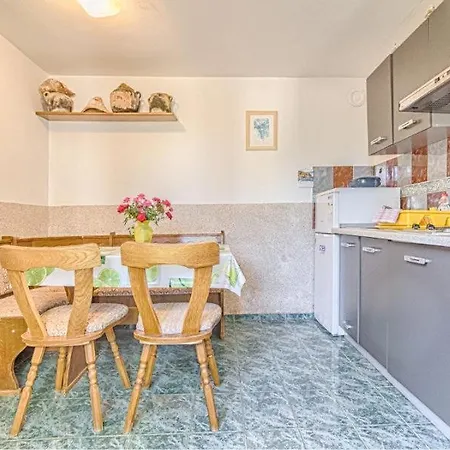 In With Terrace, Air Conditioning, Wi-fi